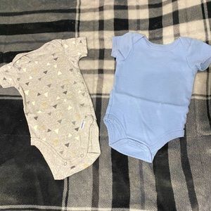 2 onesies 100% cotton size 3-6 months